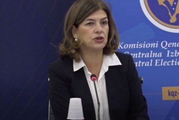 Hapen kutitë e votimit, voton Valdete Daka