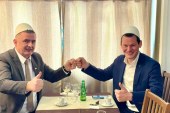 Politikani zviceran me plis të bardhë kërkon votën e shqiptarëve në Gjenevë