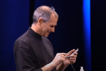 Thirrja e parë në historinë e iPhone, Steve Jobs: 4 mijë kafe ju lutem