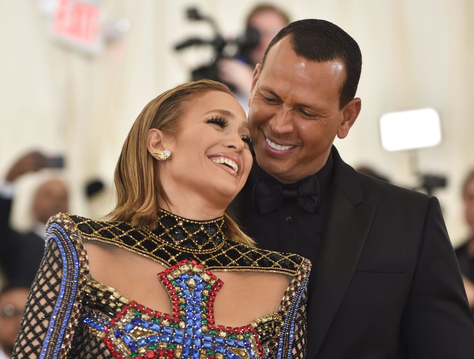 Jennifer Lopez dhe Alex Rodriguez i japin fund thashethemeve, nuk janë ndarë