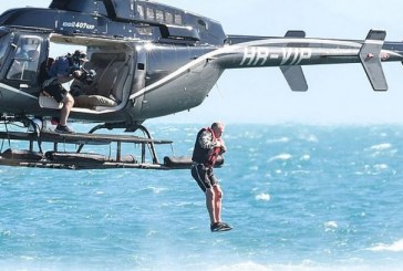 ‘Çmenduria’ e radhës nga Paul Gascoigne, u hodh nga helikopteri në det në hapjen e një programi italian