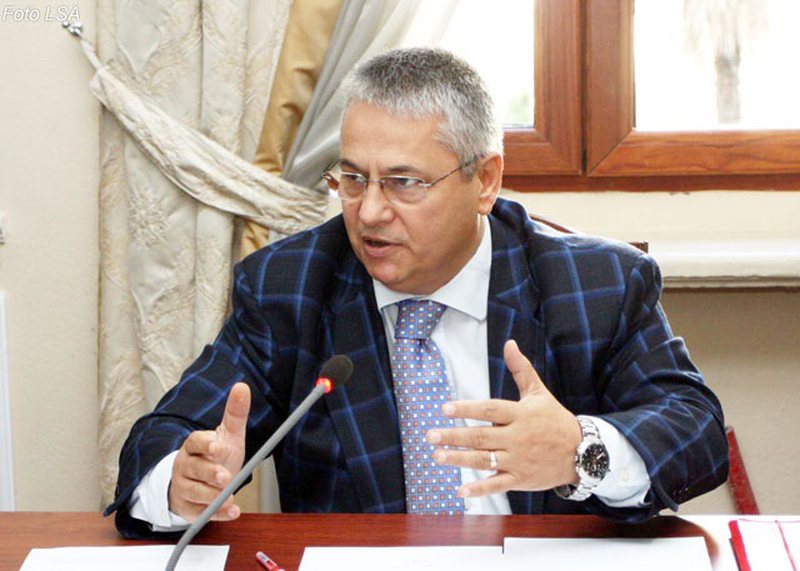 Vdes ish-kryeministri shqiptar Bashkim Fino, ishte infektuar me Covid
