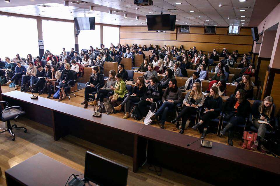 Publikohet lista e studentëve përfitues të bursës nga Komuna e Prishtinës