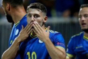 Arbër Zeneli shënon për Kosovën
