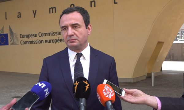 Kurti sot takohet me Borrellin dhe me sekretarin e NATO-s