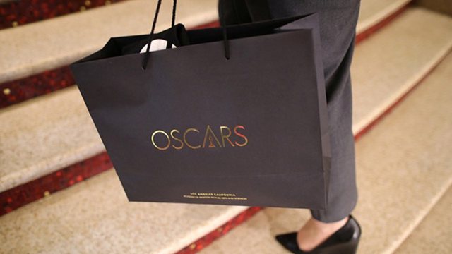 Çfarë ka në çantën me vlerë 60,000 dollarë që u dhurohet VIP-ave në Oscars?