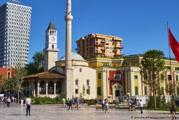 Zgjedhjet në Shqipëri, vritet një person plagoset një police