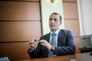 Daut Haradinaj tregon nëse Albena Reshitaj është përjashtuar nga partia