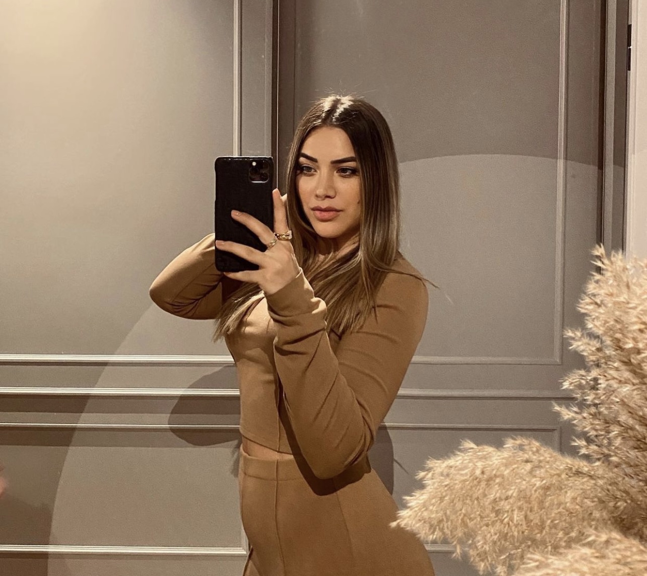 Sara Hoxha tregon linjat fantastike pas lindjes