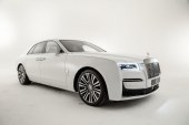 Rolls-Royce prezanton modelin unik Dawn