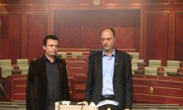 Koha kur Vetëvendosje publikonte kontrata sekrete të qeverisë