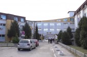 Vdes një person në Spitalin e Gjakovës, Policia nis hetimet
