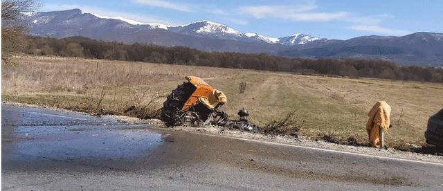 Po ujiste tokën, 61-vjeçari bie aksidentalisht në kanal dhe vdes