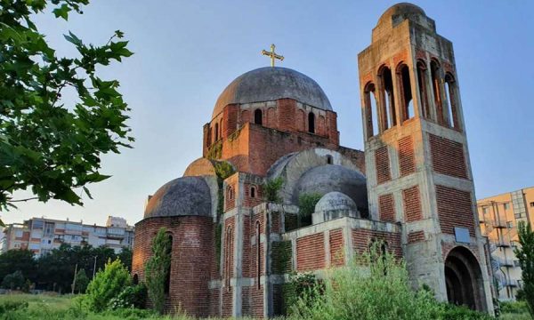 Dalin pamjet nga ndërtimi i kishës te UP’ja, në ceremoni kishte marr pjesë edhe Arkani