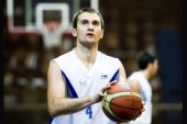 Pensionohet basketbollisti Edmond Azemi