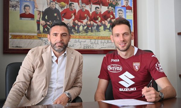 Zyrtare: Berisha nënshkruan për tri sezone me Torinon, duel me një serb për rolin e titullarit