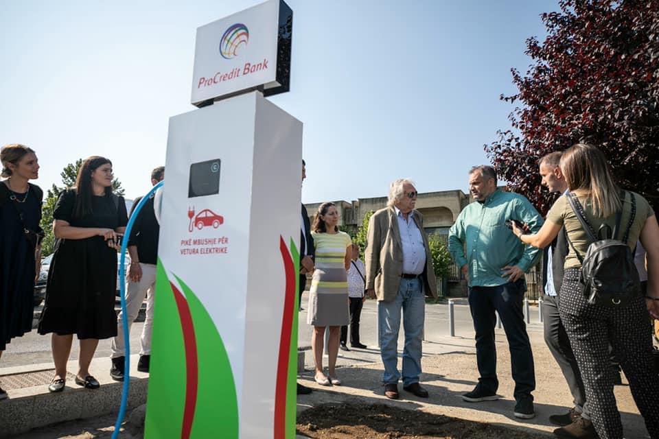 Prishtina bëhet me mbushës elektrik për vetura në Kosovë