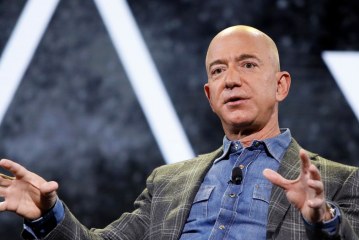 Jeff Bezos dhe tre shoqërues udhëtojnë sot në hapësirë