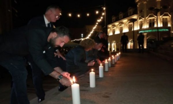 Nderohen viktimat e aksidentit në Kroaci, ndizen dhjetëra qirinj tek Teatri Kombëtar