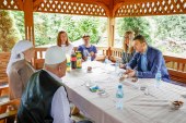 Kryetari i PDK-së u shkon për vizitë familjarëve të Hashim Thaçit e Kadri Veselit