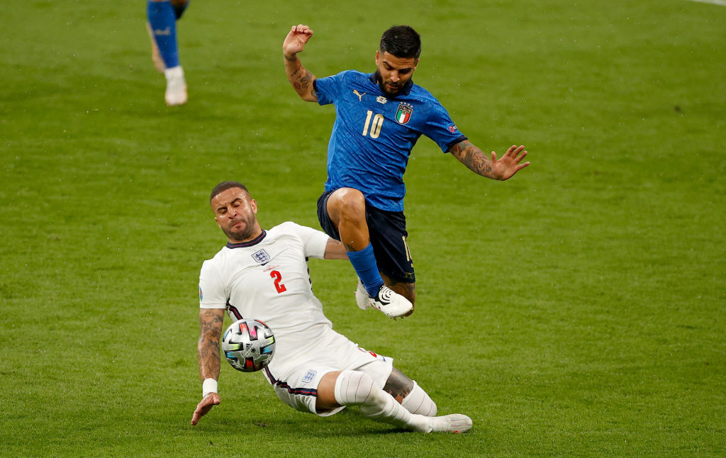 Napoli i cakton çmimin Insignes