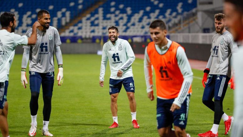 Busqets, David De Gea e Alvaro Morata testojnë stadiumin “Fadil Vokrri”