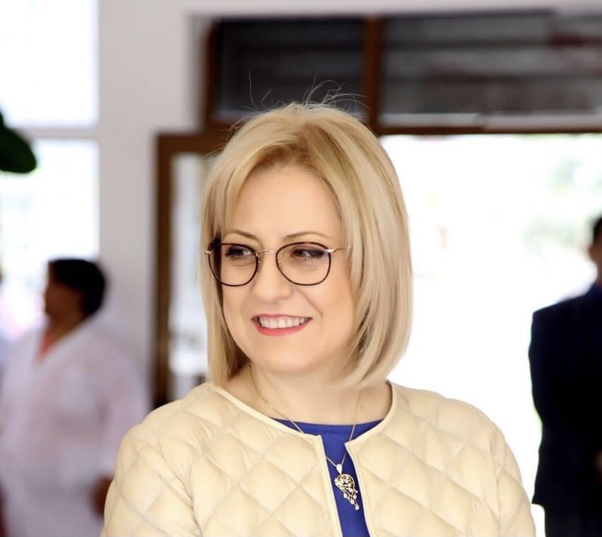 Kush është Lindita Nikolla e cila u zgjodhë kryetare e Kuvendit të Shqipërisë