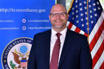 Ambasadori i ri amerikan që pritet ta pasojë Philip Kosnett-in