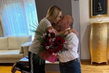 dhuratë plot pasion, Ramushi për Anitën me rastin e ditëlindjes