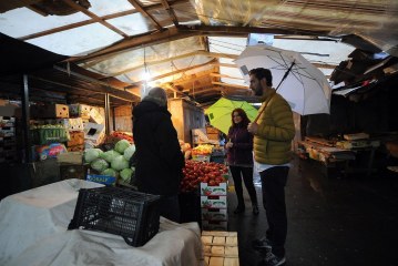 Ismaili: Do të jem gjithnjë afër qytetarëve të Prishtinës, nuk rri brenda në zyre
