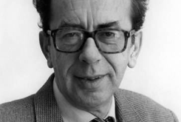 “Babai”, poezia prekëse e Ismail Kadare. Duhet ta lexoni!