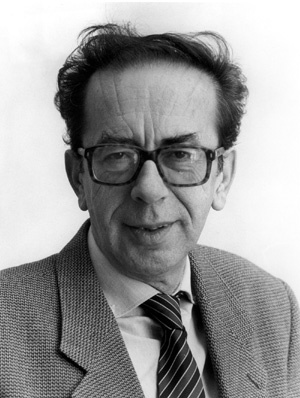 “Babai”, poezia prekëse e Ismail Kadare. Duhet ta lexoni!