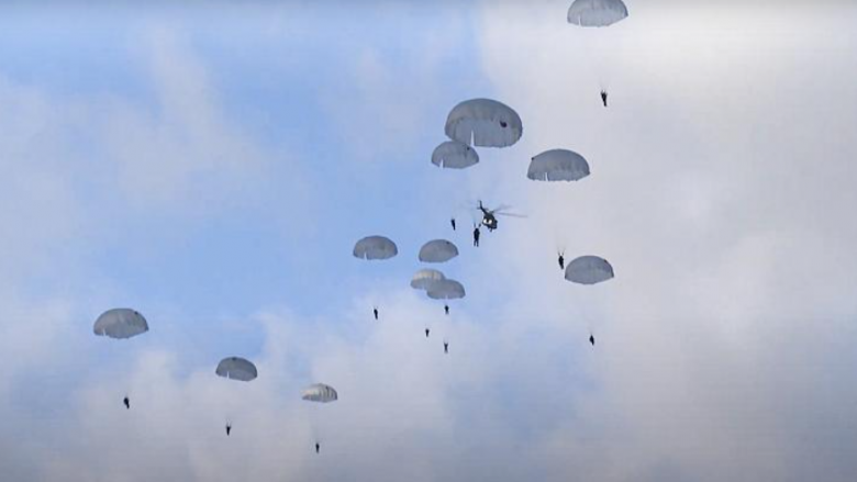 Dy parashutistë ushtarak rusë vdesin në Bjellorusi gjatë stërvitjeve të përbashkëta pranë kufirit polak