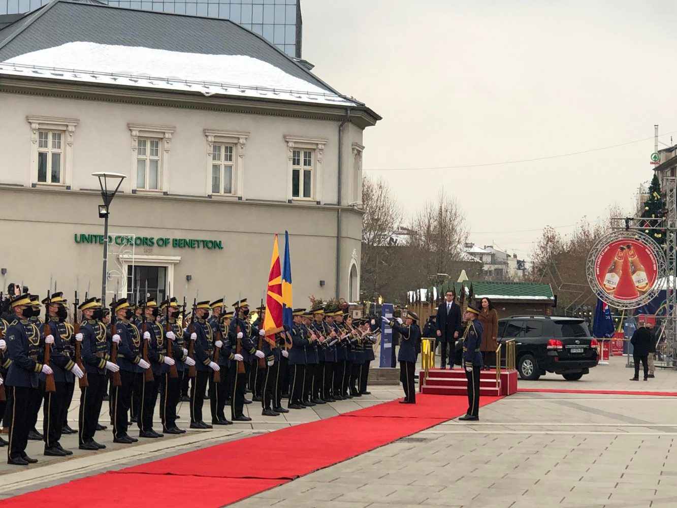 Presidenti i Maqedonisë së Veriut në Kosovë, Osmani e pret me ceremoni shtetërore