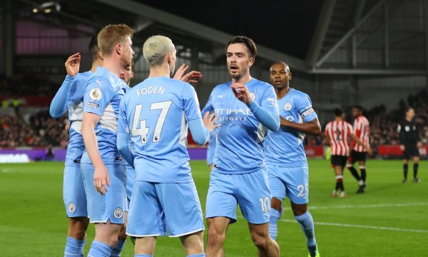 Man City e mbyll me fitore vitin 2021 dhe shkëputet në krye të Premierligës