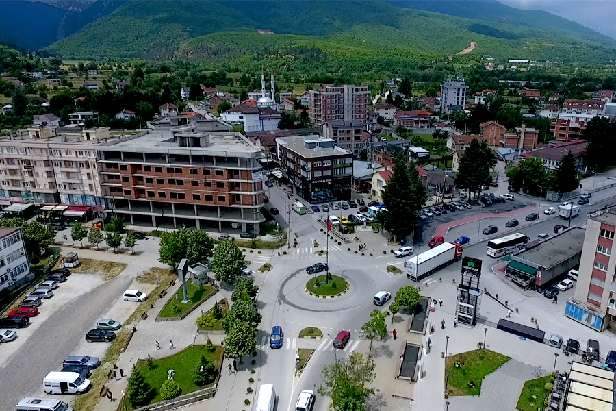 Dërgohet i vdekur në spital një person në Deçan, dyshohet se ka bërë vetëvrasje