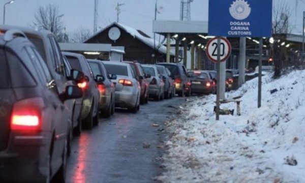 Pritje deri në 4 orë në Merdare për të dalë nga Kosova