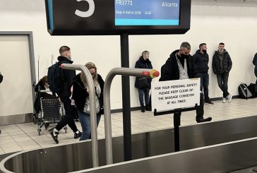 Mbi 1 orë e gjysmë pritje në Aeroportin e Londrës pret kosovari për valixhen