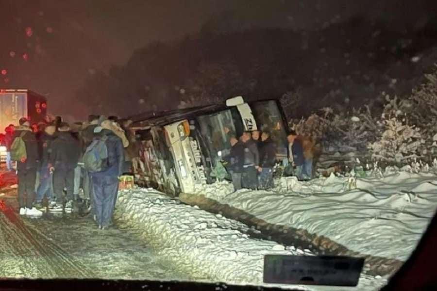 Rrokullisja e autobusit nga Kosova në Serbi, 11 të lënduar – po transportohen për në spital