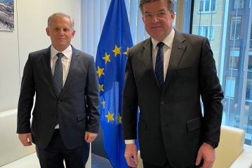 Zëvendëskryeministri Bislimi zhvilloi takime me Lajçakun për dialogun Kosovë-Serbi