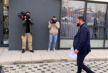 Vokrri dorëzon kandidaturën për kryetar të FFK-së, beson në fitore