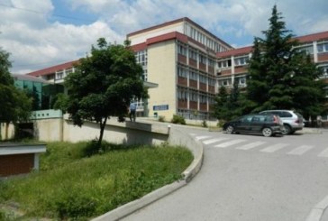 Aksidenti në Klinë: 18 pacientë po trajtohen në spitalin e Pejës mes tyre edhe gra shtatzëna dhe fëmijë