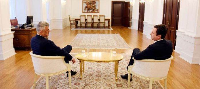 VV sulmon Thaçin në 9 vjetorin e marrëveshjes së Brukselit, aludojnë se i nisi bisedimet i shantazhuar nga Dick Marty