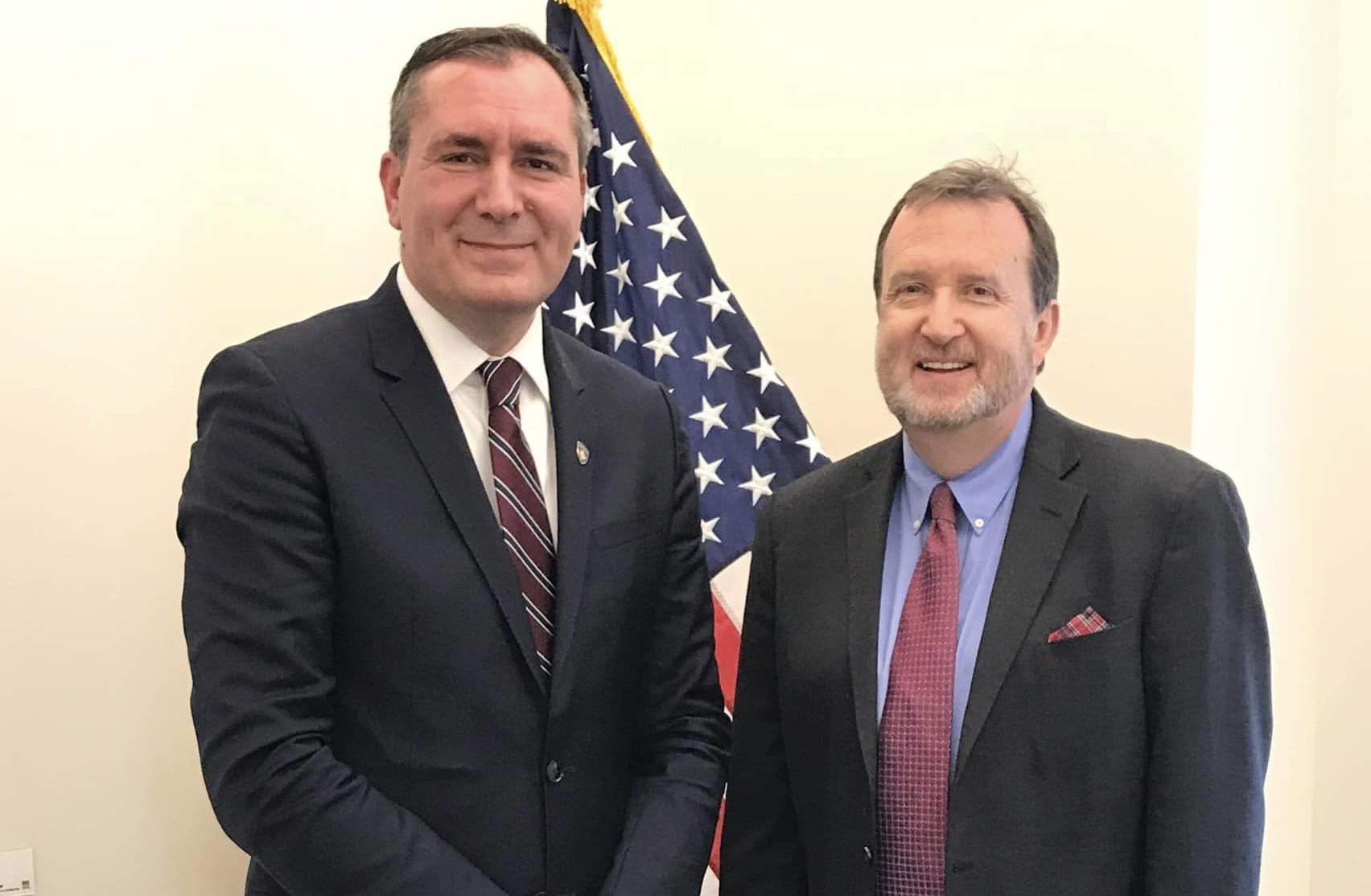 Ambasadori amerikan Richard Mills, vlerëson lartë rolin e ambasadorit Isufaj në krye të Konsullatës së Kosovës në New York