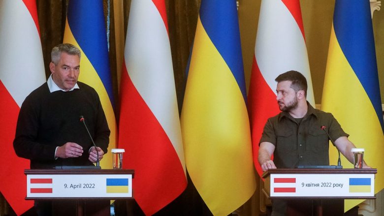 Kancelari austriak pas takimit me Zelenskyn në Kiev: Do të zgjerojmë mbështetjen tonë për Ukrainën