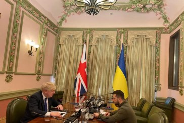 Boris Johnson shkon papritur në Ukrainë, takon Zelenskyn