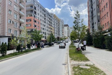 Gruaja nga Prishtina i del në ‘pritë’ burrit te banesa dhe e sulmon edhe verbalisht