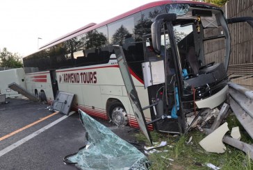 Autobusi i aksidentuar është i kompanisë nga Gjakova, dyshimet e para: Shoferin e zuri gjumi ose defekt teknik