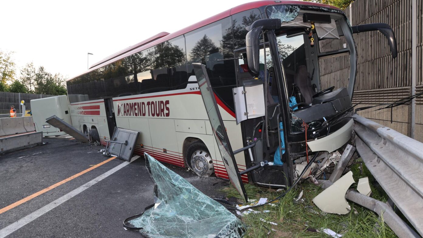 Autobusi i aksidentuar është i kompanisë nga Gjakova, dyshimet e para: Shoferin e zuri gjumi ose defekt teknik