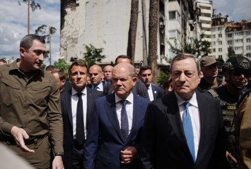 Macron akuzon Rusinë për krime lufte gjatë vizitës së tij në Irpin